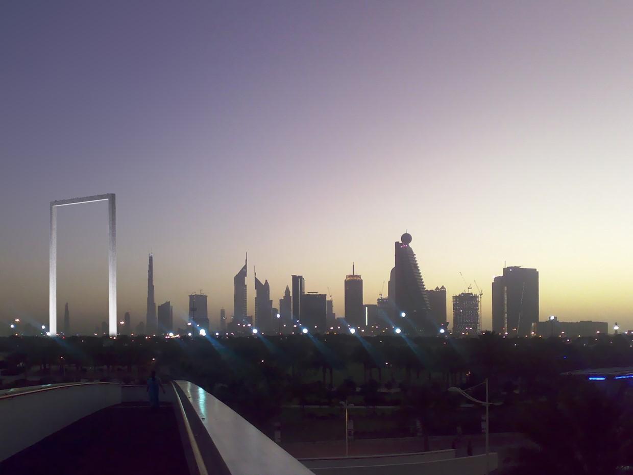 DONIS Dubai Frame Nighttime